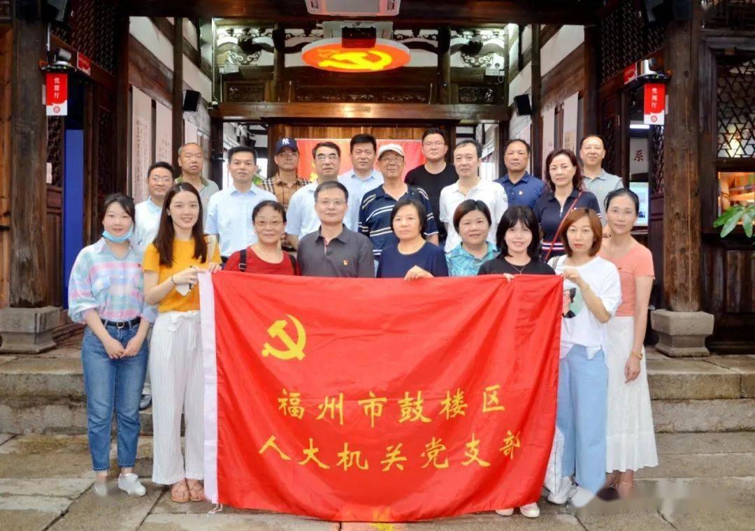 小勇士救公主